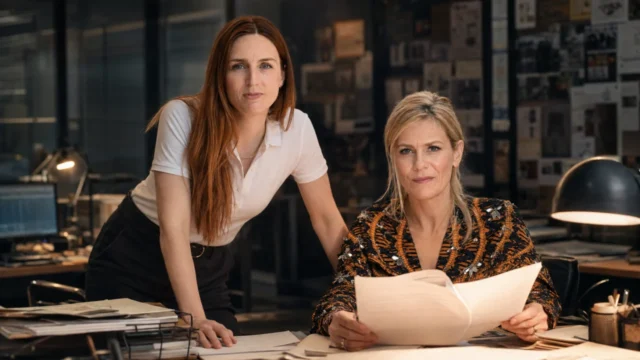 Casting figurants de 20 à 50 ans à La Défense pour B.A.D.G.E avec Marina Foïs