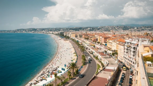 Casting Paris-Nice : jeune fille 16-18 ans pour une silhouette parlante
